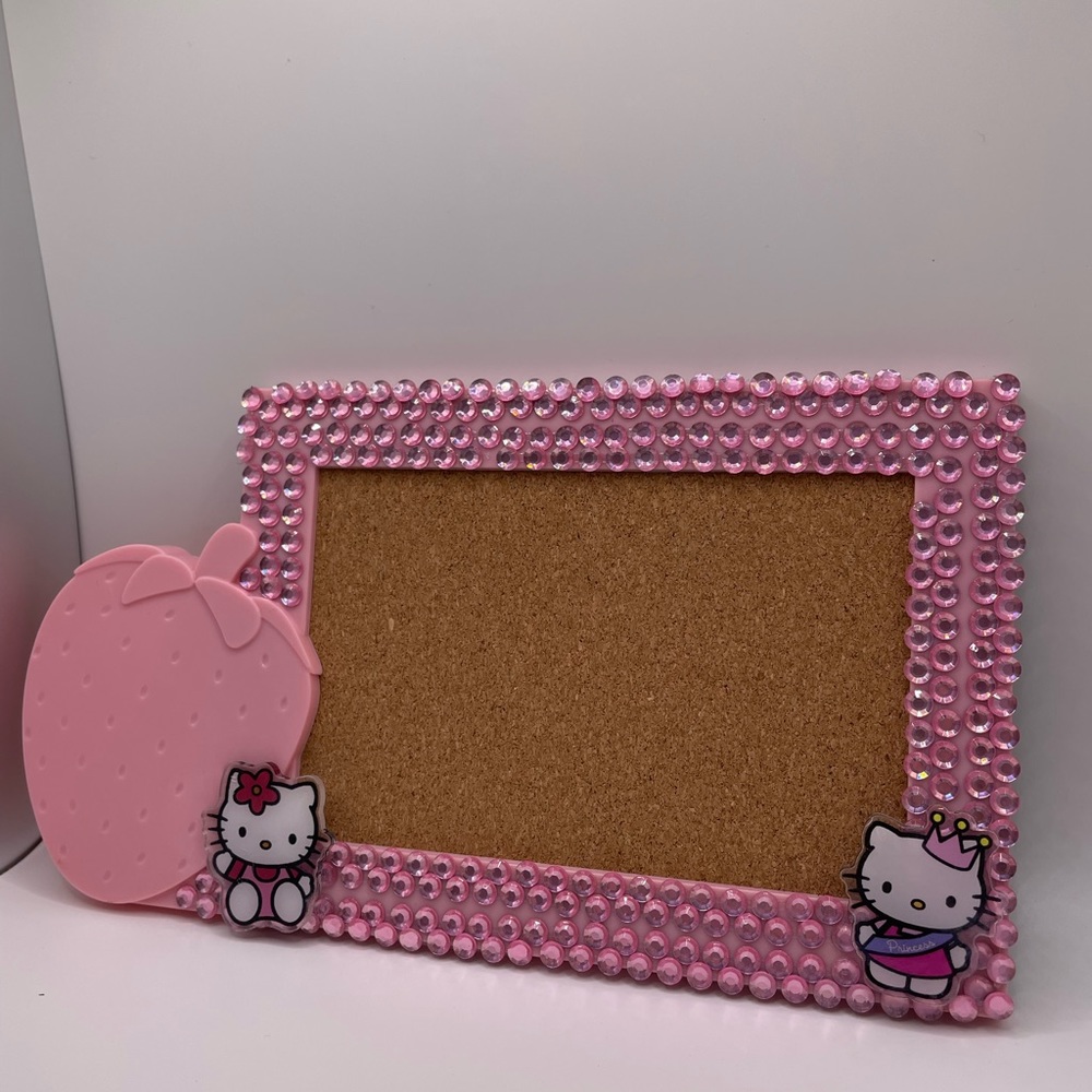 Hello Kitty Picture Frame 🩷🎀 - Picture 4 of 6